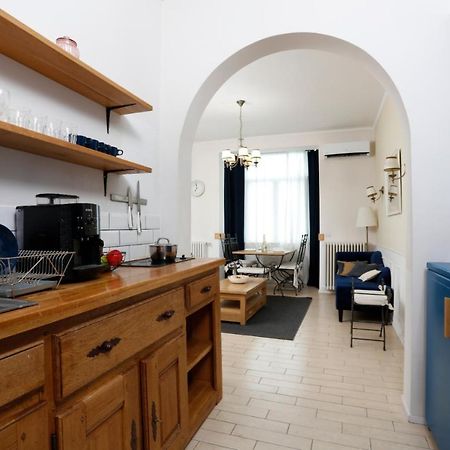 Classy 2 Bedroom Apartment In City Center Букурещ Екстериор снимка
