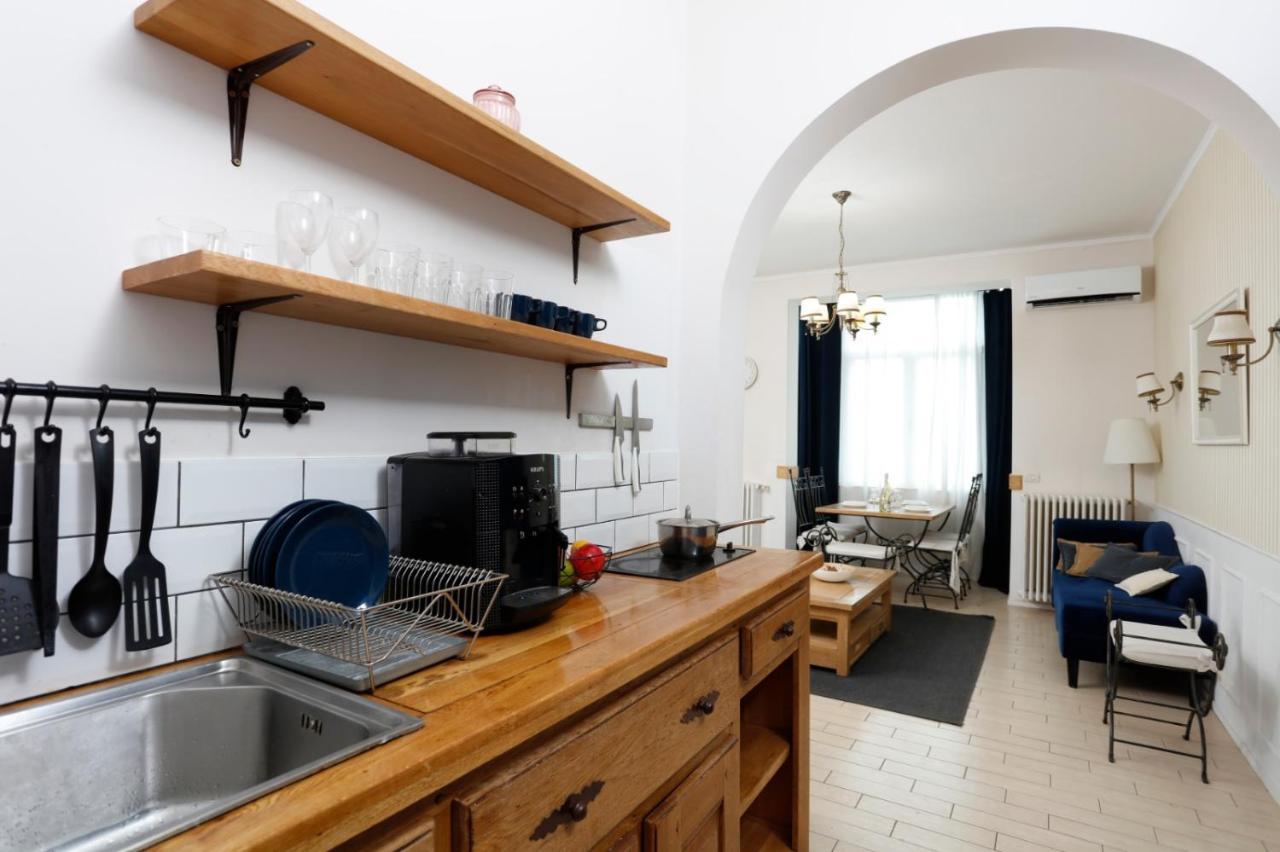 Classy 2 Bedroom Apartment In City Center Букурещ Екстериор снимка
